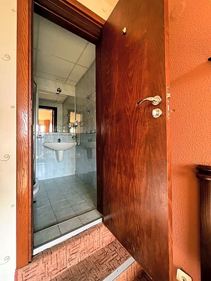 HOTEL BOLYARI