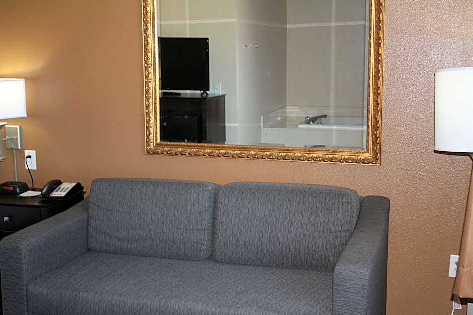 Quality Inn & Suites Wichita Falls I-44