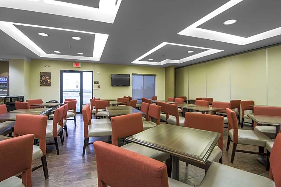 Comfort Suites Saskatoon