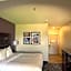 La Quinta Inn & Suites by Wyndham DFW Airport West - Euless