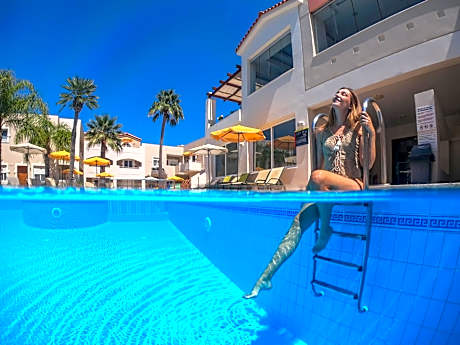 Toxo Hotel