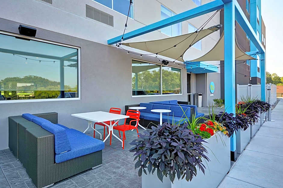 Tru by Hilton Denver, PA