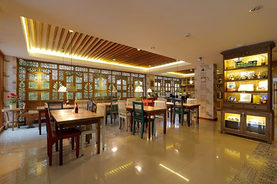 Rhadana Hotel