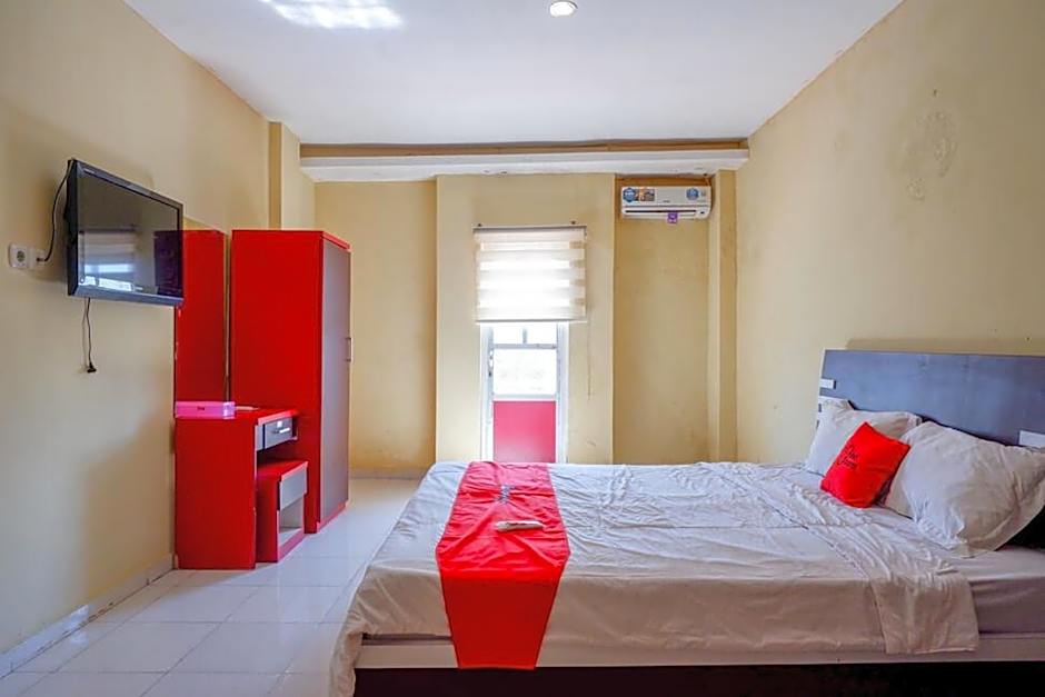 RedDoorz @ Losari Area 2 Makassar