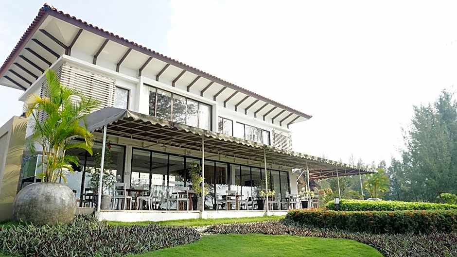 Pantai Indah Lagoi Bintan