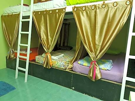 Bed in 10-Bed Mixed Dormitory Room