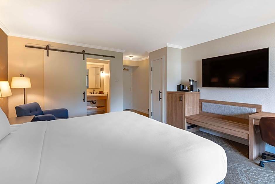 Best Western Plus Inn At The Vines