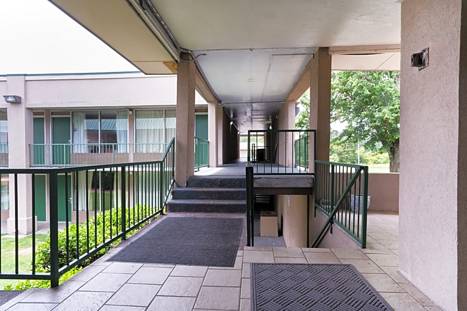 121 Motel Henderson