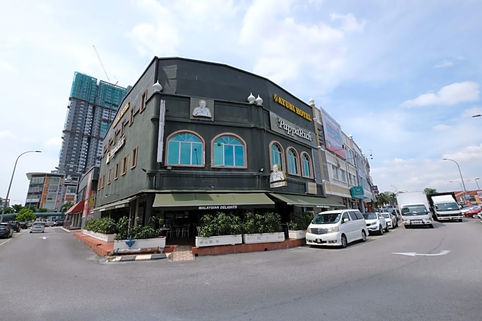Swing & Pillows - Ayuni Hotel, Bangi Selangor