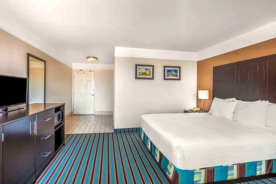 La Quinta Inn & Suites by Wyndham Bakersfield North