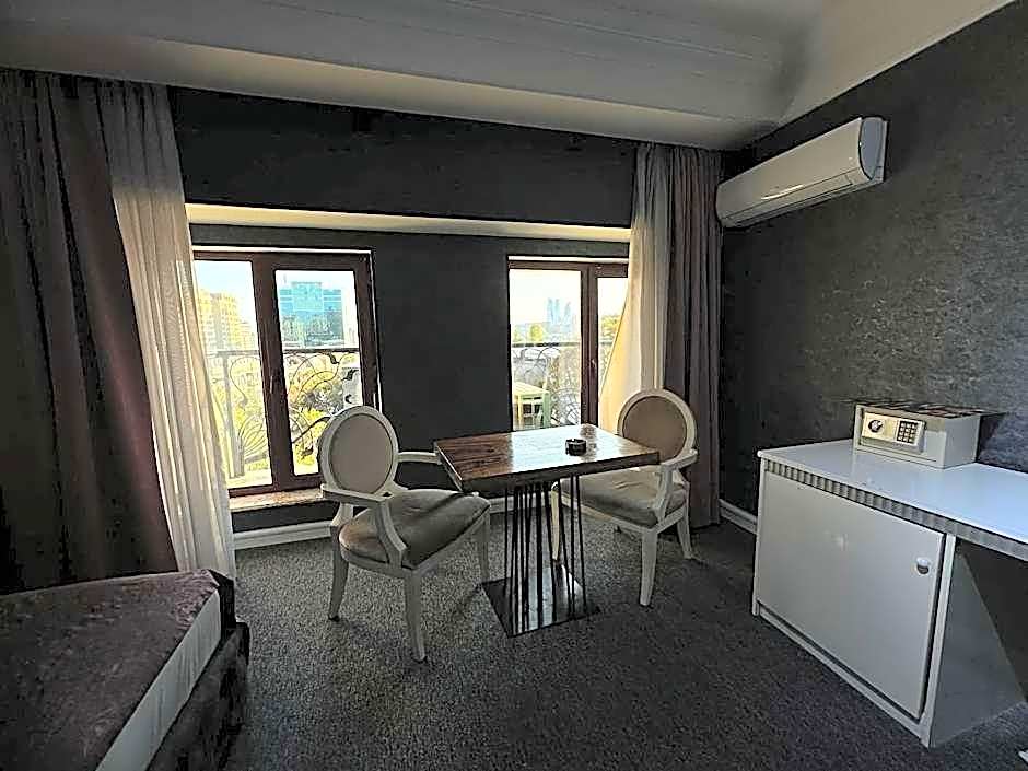 Amber Hotel
