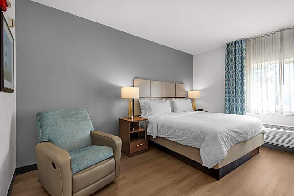 Candlewood Suites Pensacola - University Area By IHG