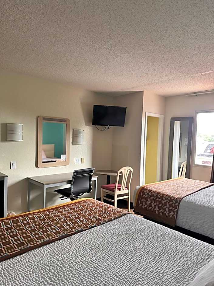 Howard Johnson by Wyndham Clarksville Tennessee