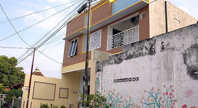 RedDoorz Syariah near Suncity Mall Madiun