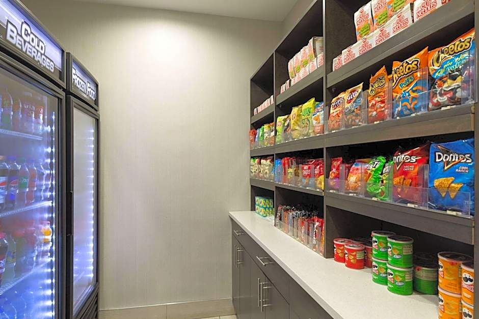 La Quinta Inn & Suites by Wyndham Snellville - Stone Mountain