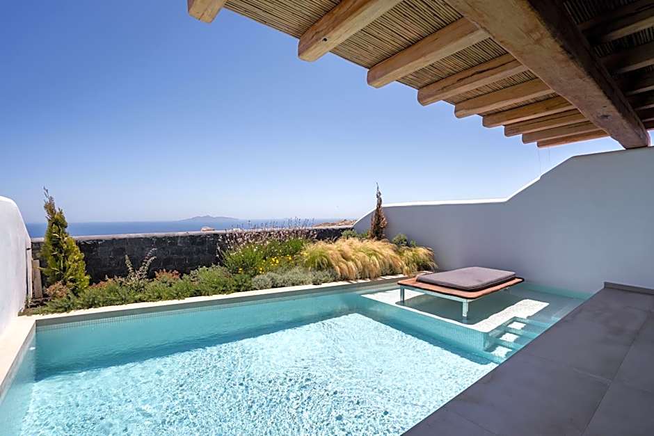 NĒRO Suites by NOMÉE Hospitality Group