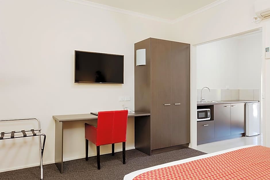 Quality Inn Colonial