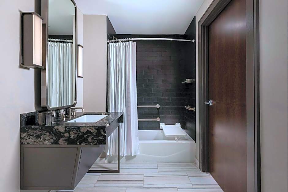 The Tess, Autograph Collection