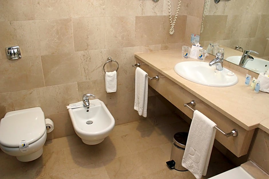 Hotel Puerto Juan Montiel & Spa & Base Náutica