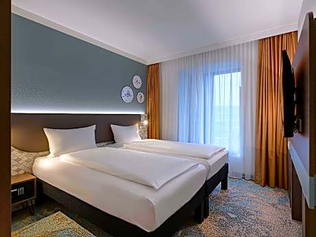 Modern Comfort Twin Room With 2 Single Beds (100 X 200 Cm)