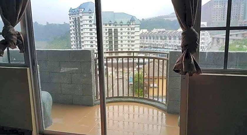 Cameron Pasar Malam Apartment @ Crown Imperial Court