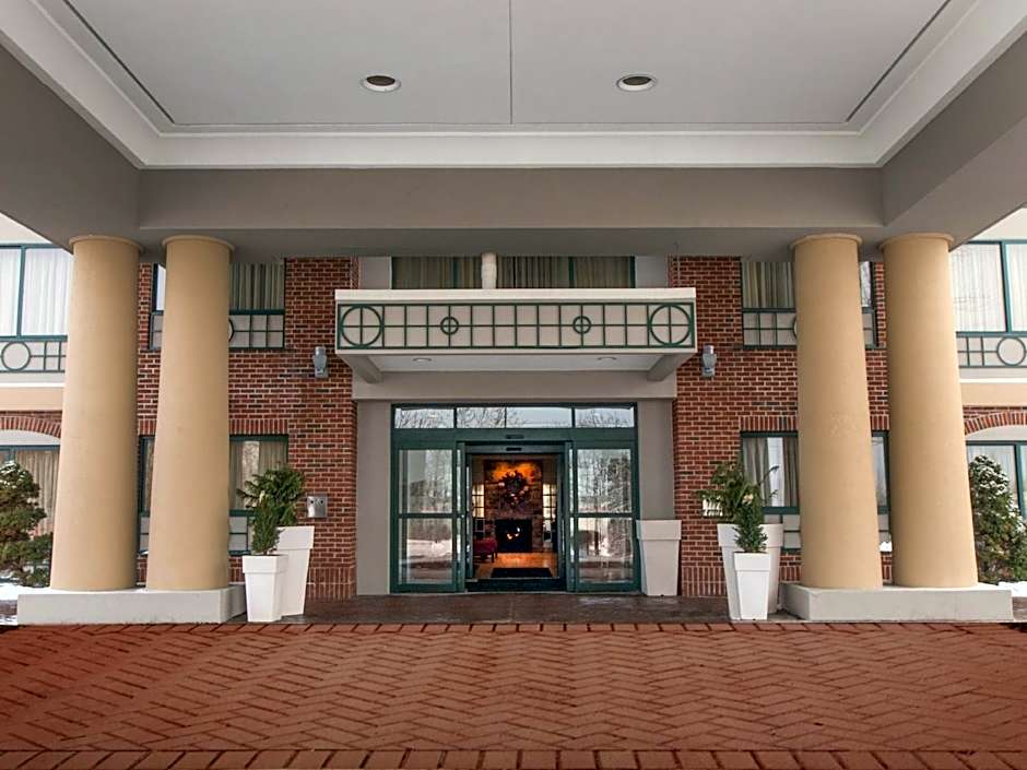 Holiday Inn Express & Suites Buffalo Airport By IHG