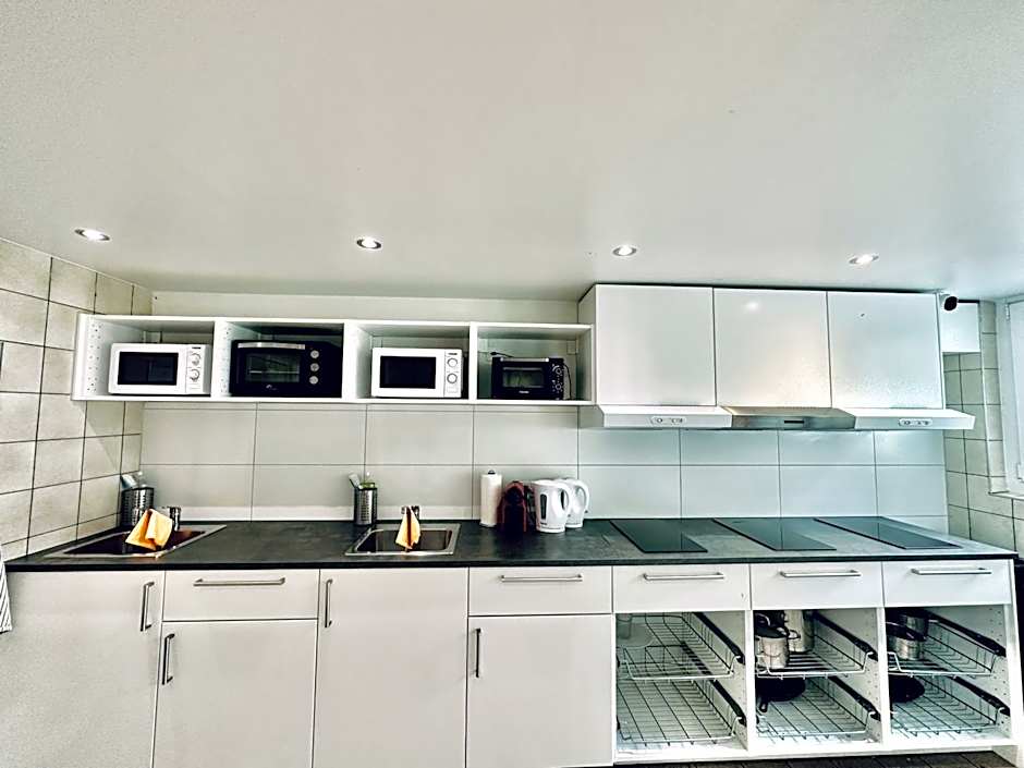 Monteurzimmer - Worker's accommodation - ZIMMERzuVERMIETEN in Bäriswil