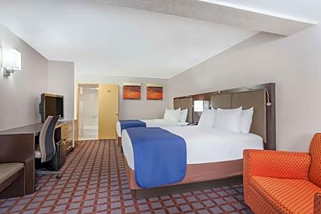 2 Double Beds Smoking