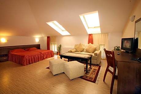 Junior Suite (3 Adults)