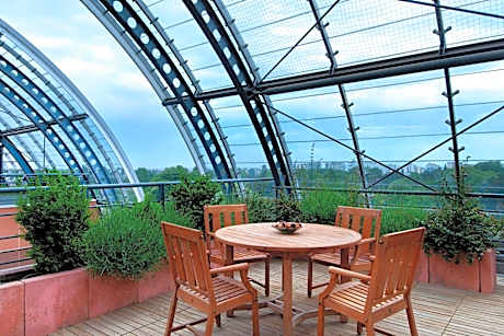 Empire Suite, 1 Bedroom Suite, 1 King,  City view, Balcony