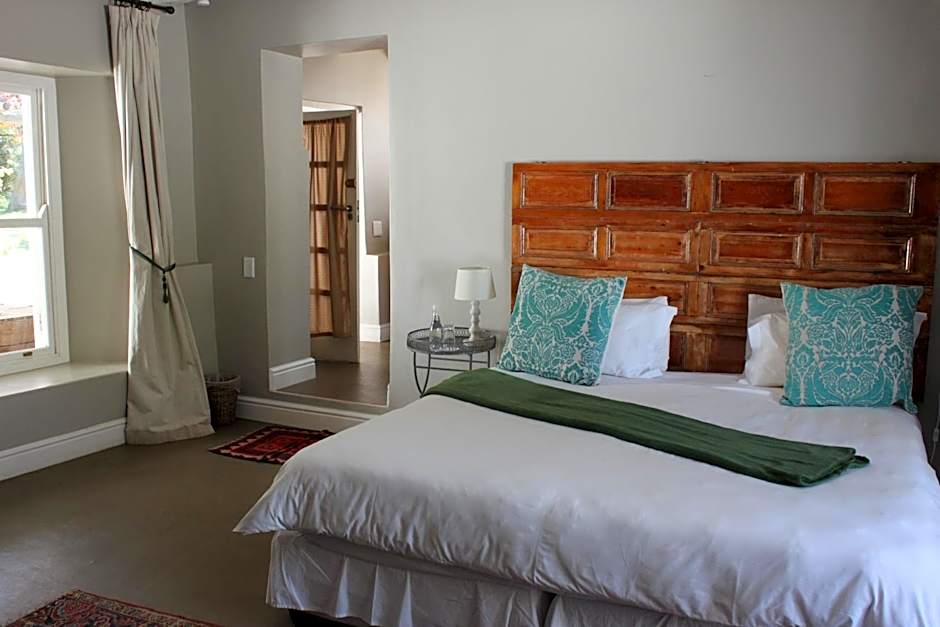 Photo 1 of 9 of Deluxe 1 Queen Bed