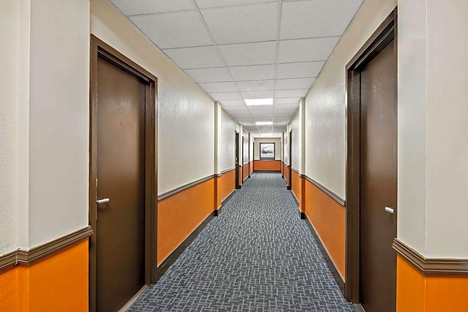 Econo Lodge Manistee