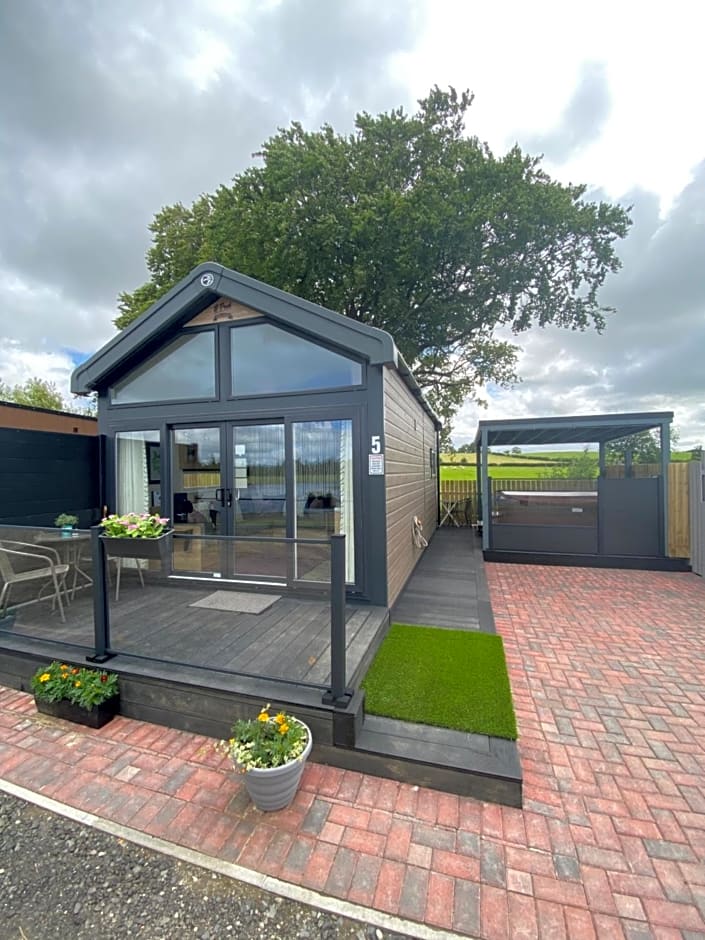 Arranview Lochside Pods & Lodges all with private Hot-tubs