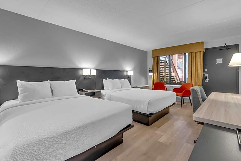 Seven Oaks Hotel Regina