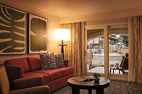 King Suite with View - Non-Smoking