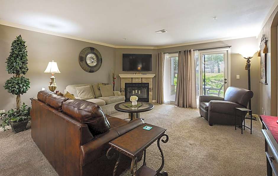 Luxury Condos at Thousand Hills - Heart of Branson - Beautifully remodeled - Spacious and Affordable