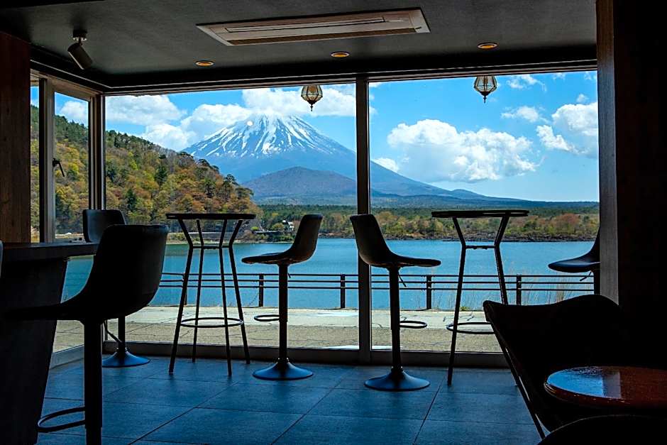 Shoji Lake Hotel