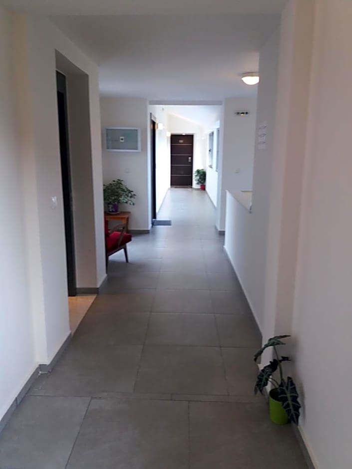 CHROMA Lodge Pikermi