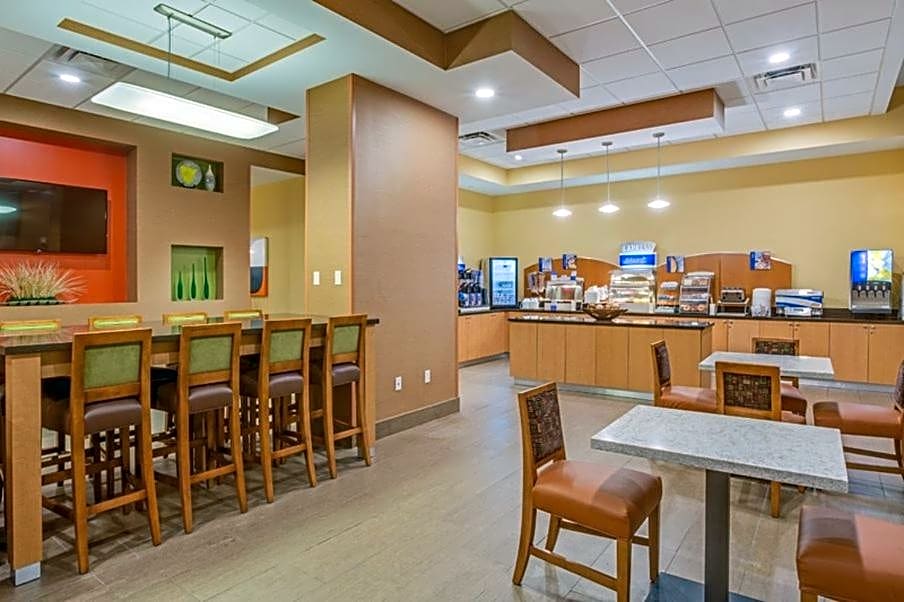 Holiday Inn Express Fort Lauderdale Airport South, an IHG Hotel