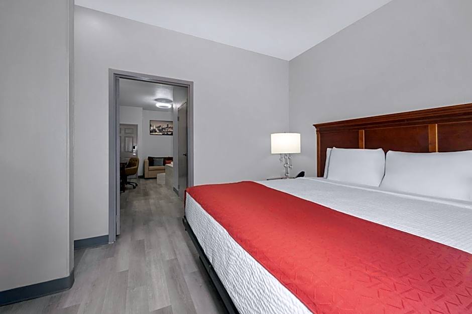 Baymont Inn & Suites by Wyndham Morrow/Atlanta I-75 South