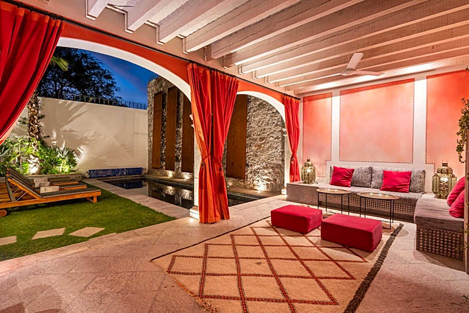 Villa Garita, 6BR Designer Villa with Heated Pool in Centro