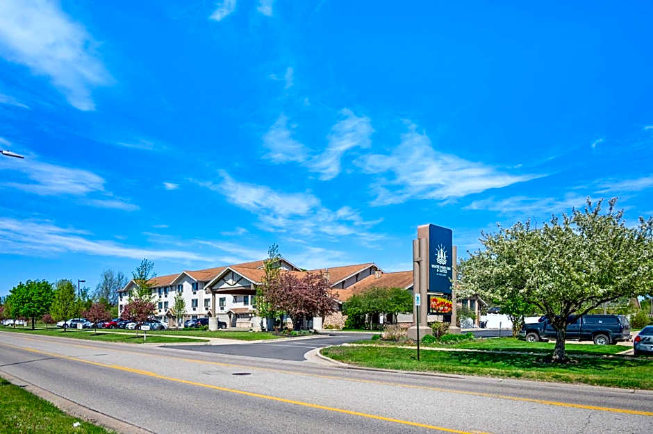 White Pine Inn & Suites