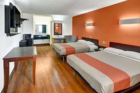 Queen Room with Two Queen Beds - Disability Access