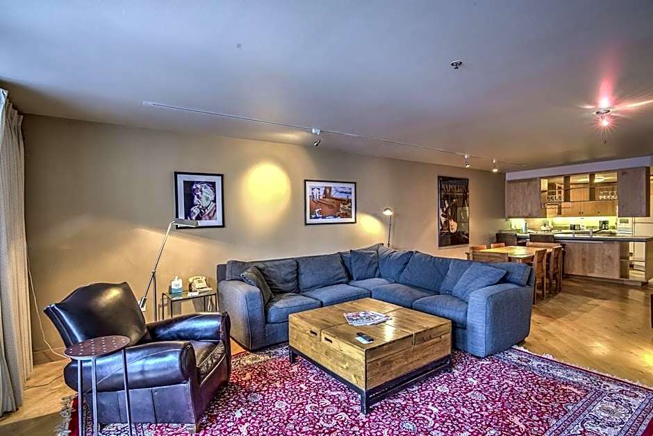 Ice House Suites and Condominiums