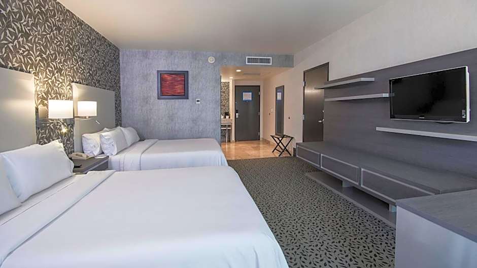 Holiday Inn Express & Suites Queretaro By IHG