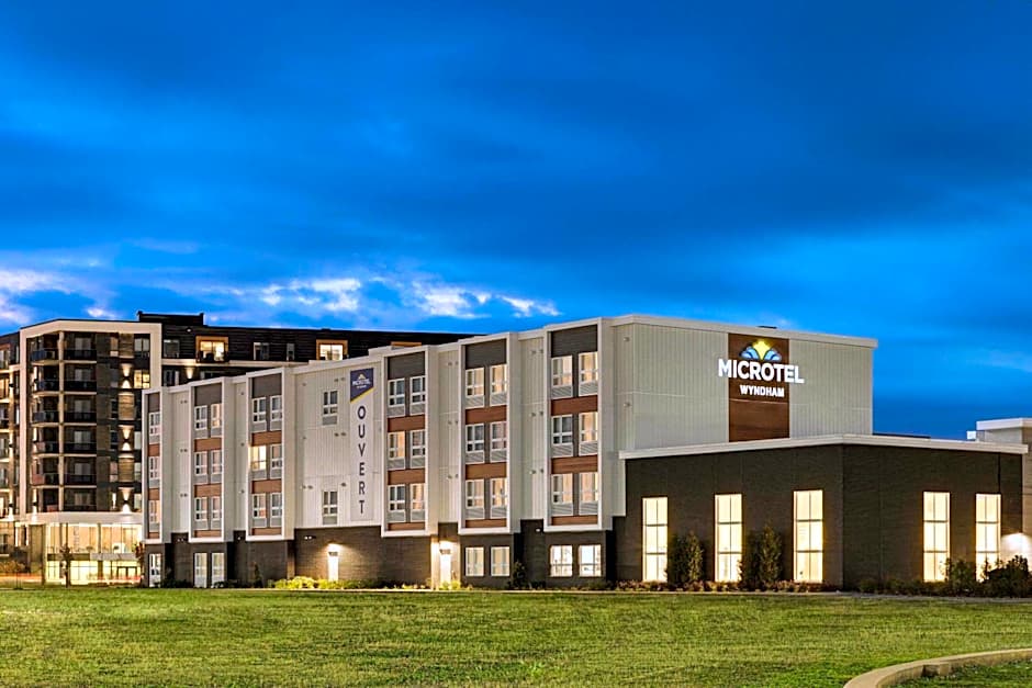 Microtel Inn & Suites by Wyndham Boisbriand