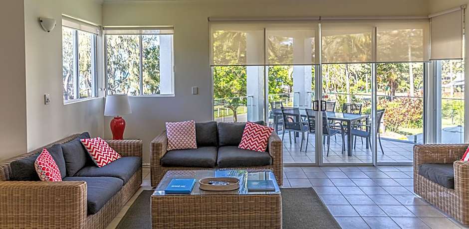 Beaches Port Douglas Holiday Apartments Book Here With The Onsite Reception Team