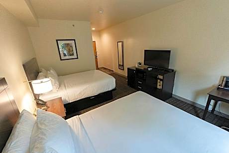 Two Queen Guestroom Non-Smoking