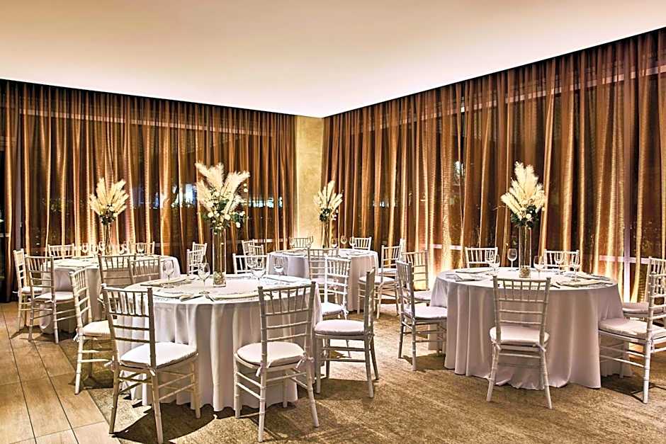 AC Hotel by Marriott Irvine