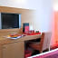 Westside Arc De Triomphe Hotel
